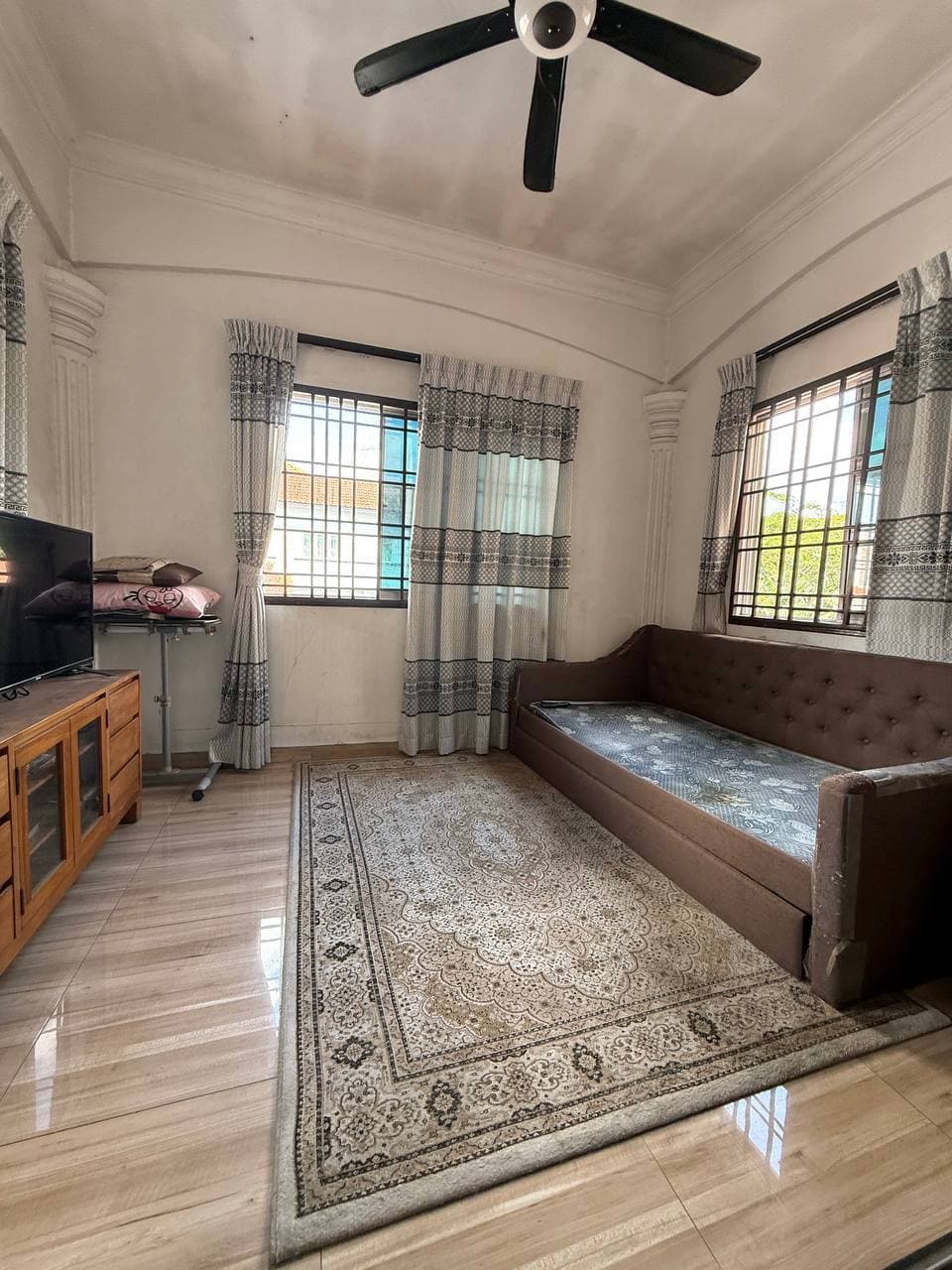 Double Storey Terrace Corner Lot Taman Impian Emas 15