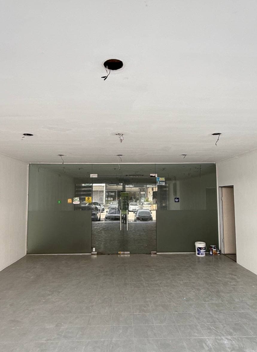 3 Storey Shoplot Intermediate Lot Taman Molek 3