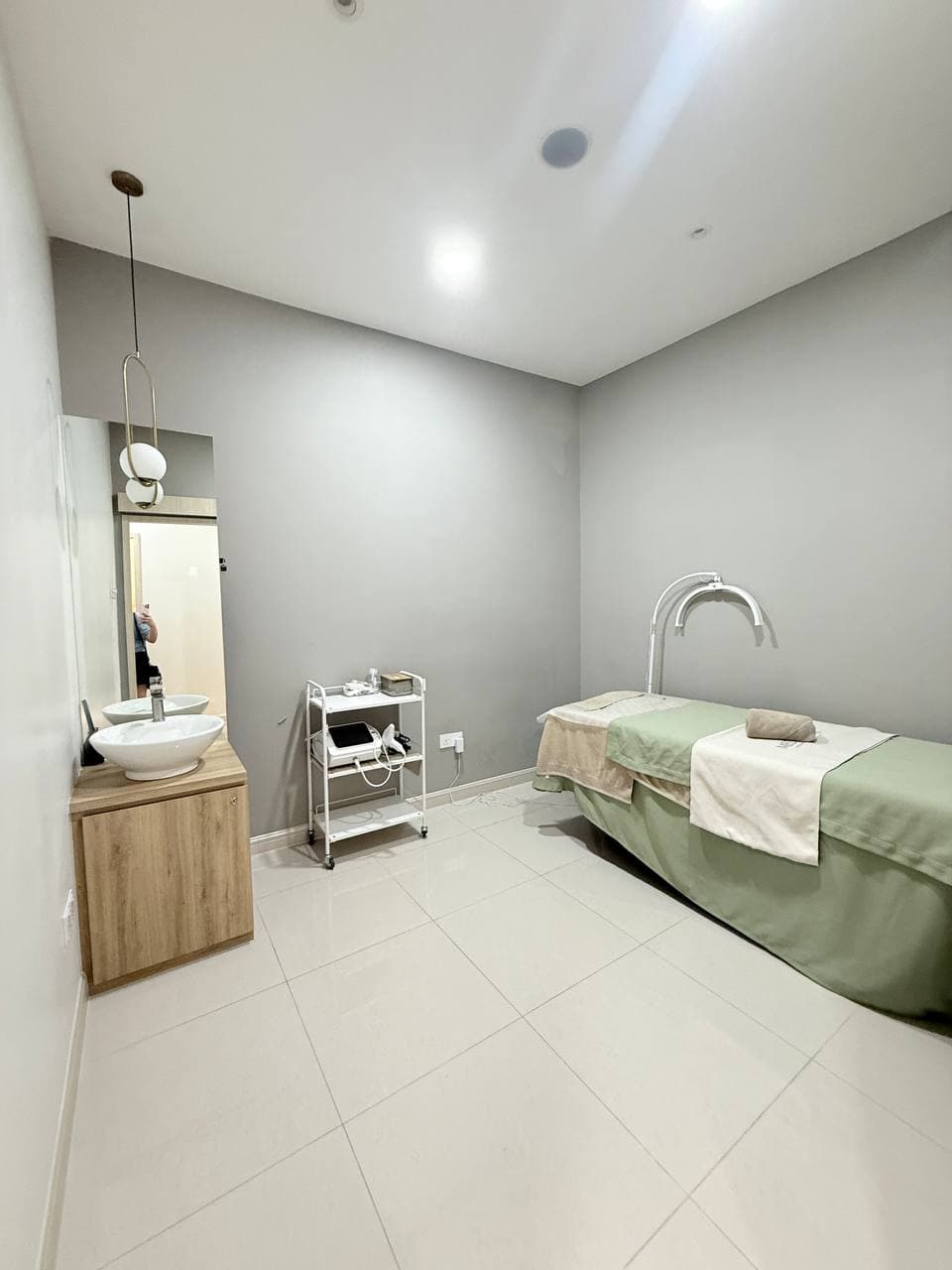 3 Storey Shop Lot Mount Austin 8