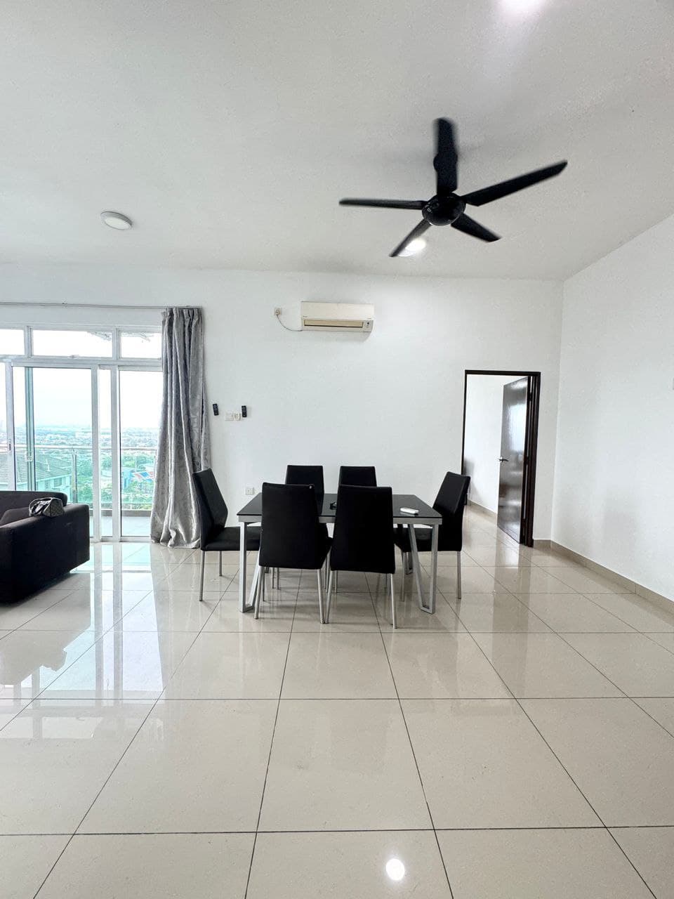 Apartment M Condominium Larkin 19