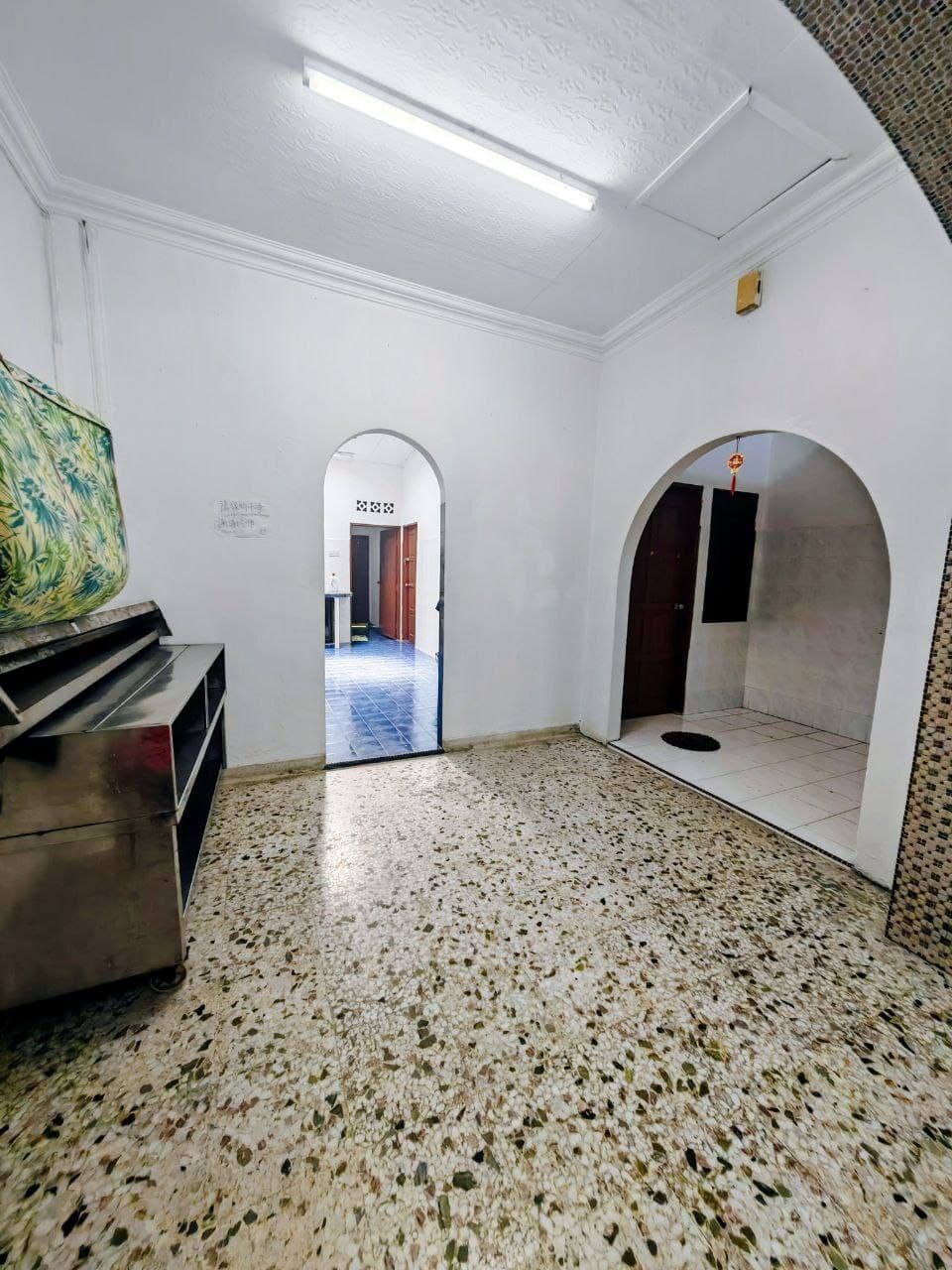 Single Storey Terrace Tun Aminah 3