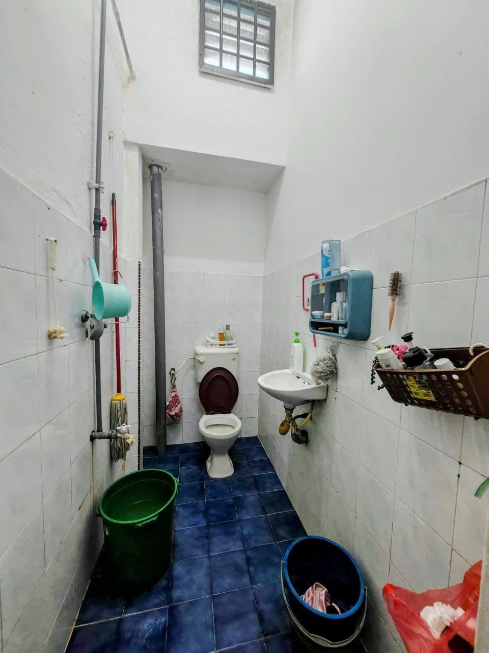 Single Storey Terrace Tun Aminah 10