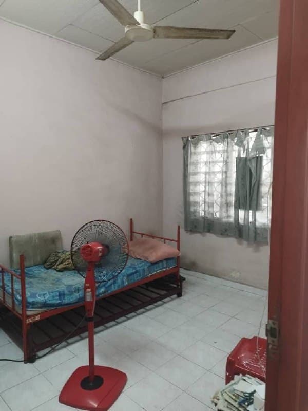 Single Storey Terrace Tun Aminah 6