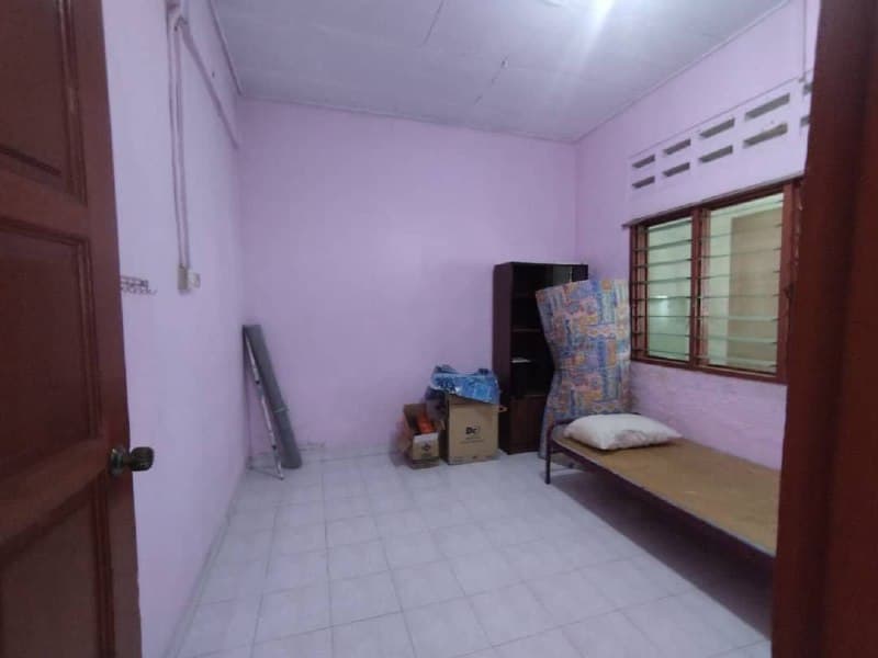 Single Storey Terrace Tun Aminah 5
