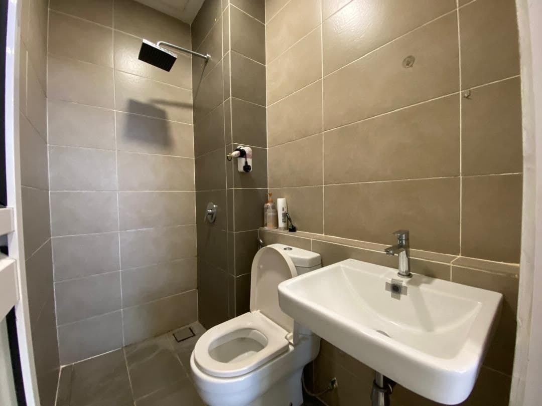 Condominium Medini 8