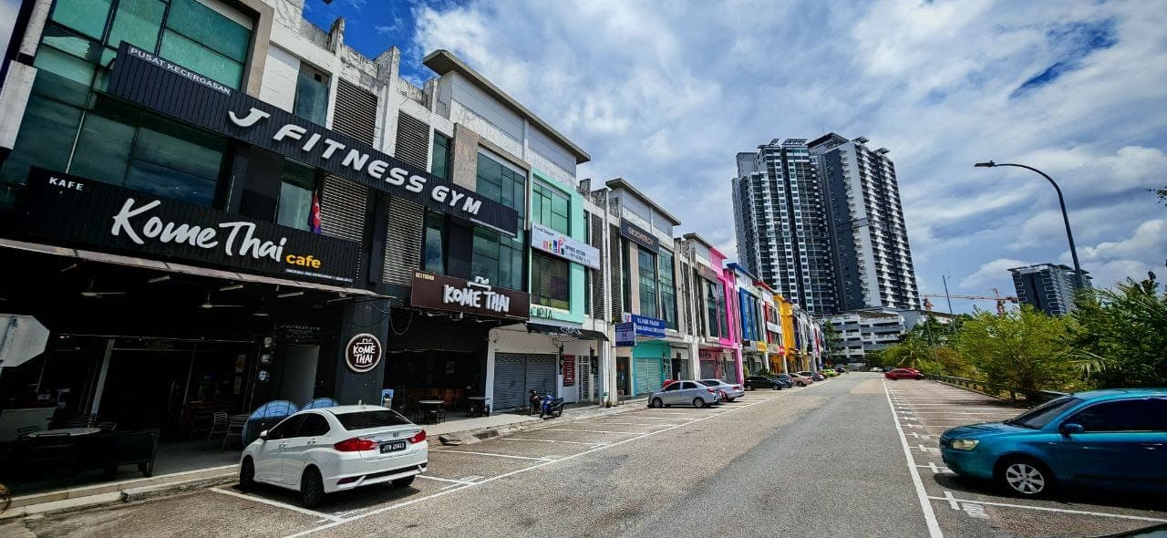 Three Storey Shoplot Jalan Setia Tropika 1/8