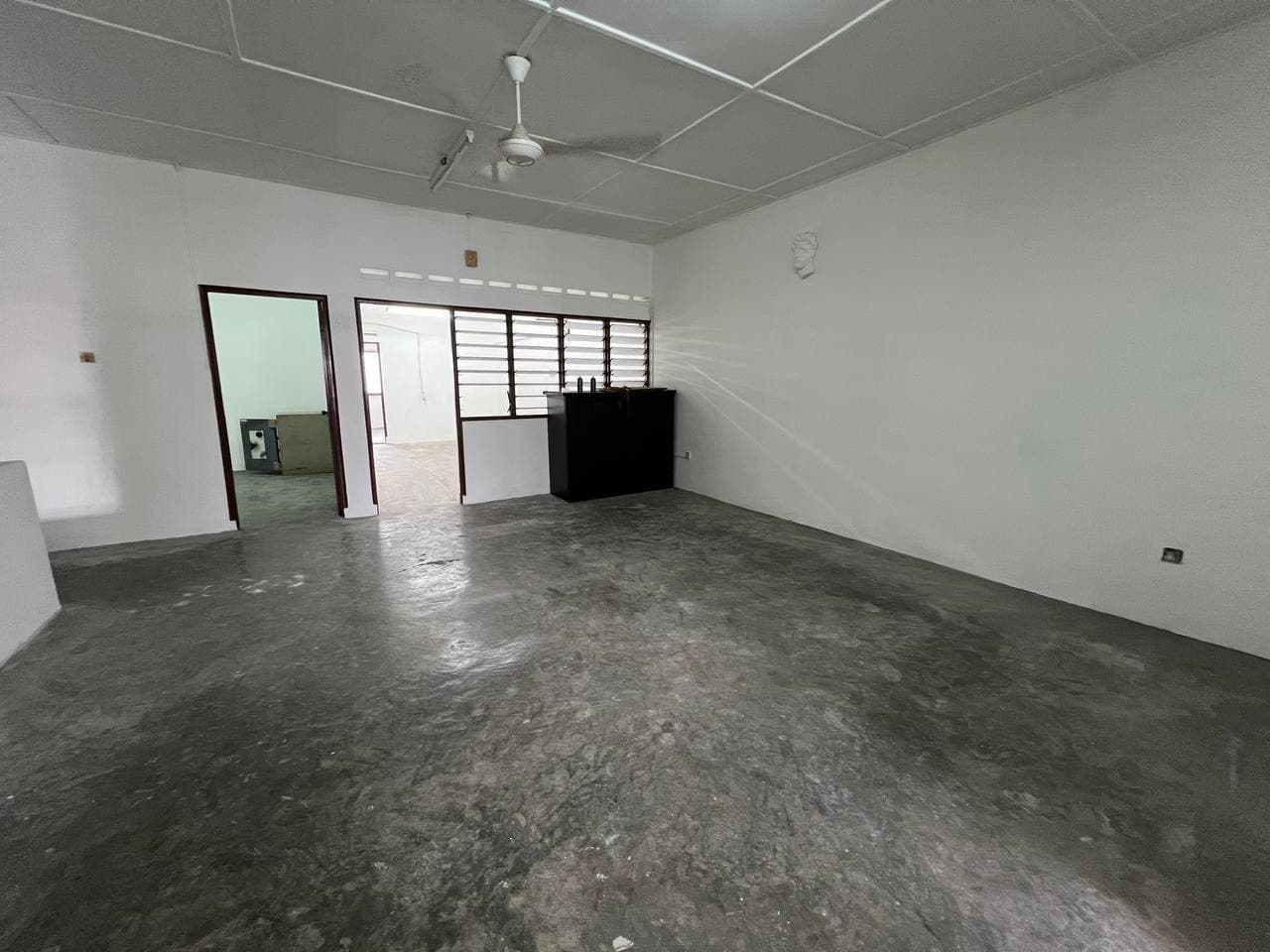 1st Floor Shoplot Jalan Dedap – photo 1