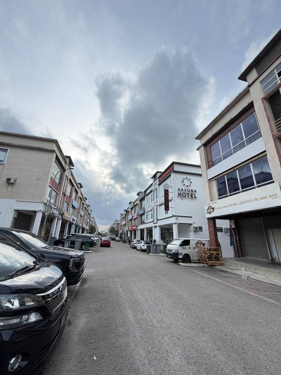 3 Storey Shop Endlot Taman Austin Perdana 2