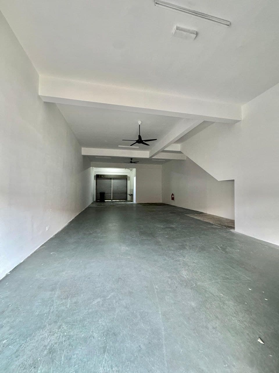 Single Storey Intermediate Shop Kiambang 2