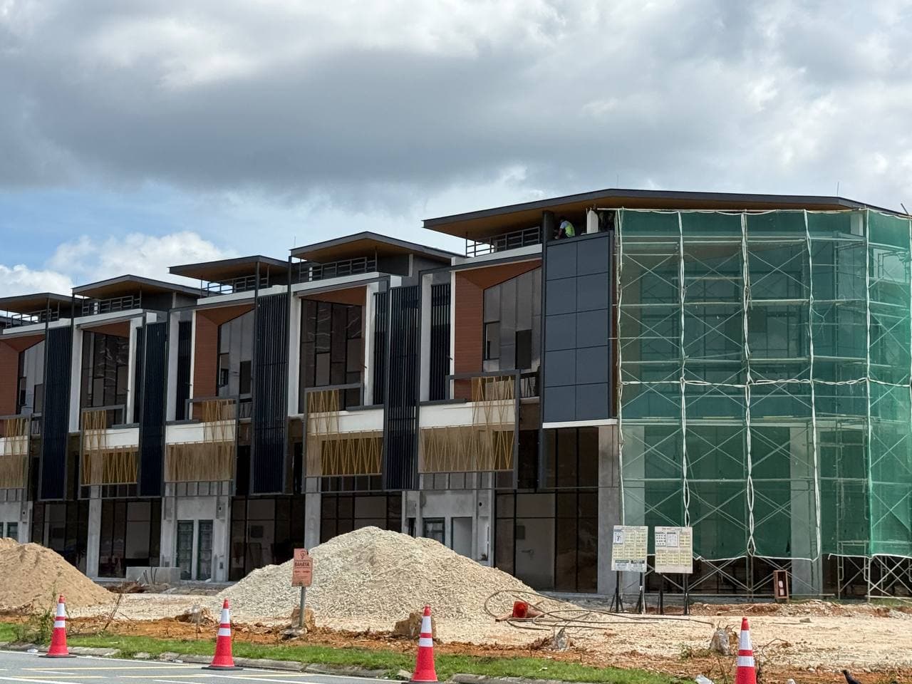 2-Storey Shoplots Bukit Indah Prime 2 5