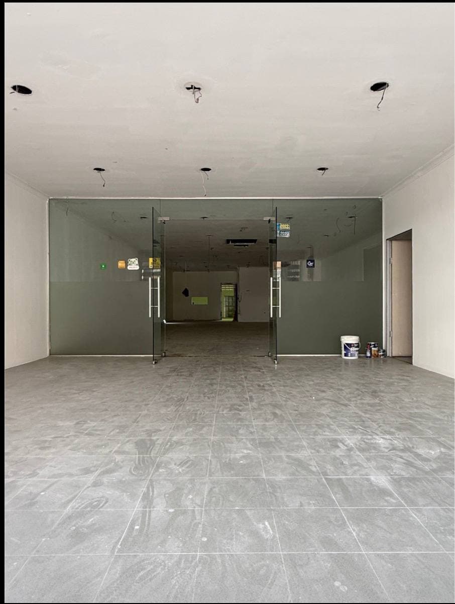 Groundfloor Shoplot Molek 2