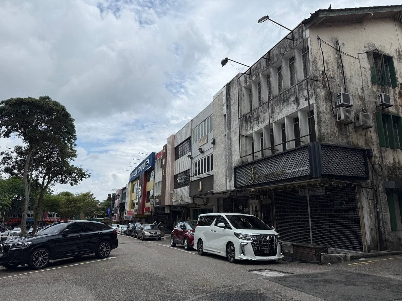 3-Storey Shoplot Taman Pelangi 2
