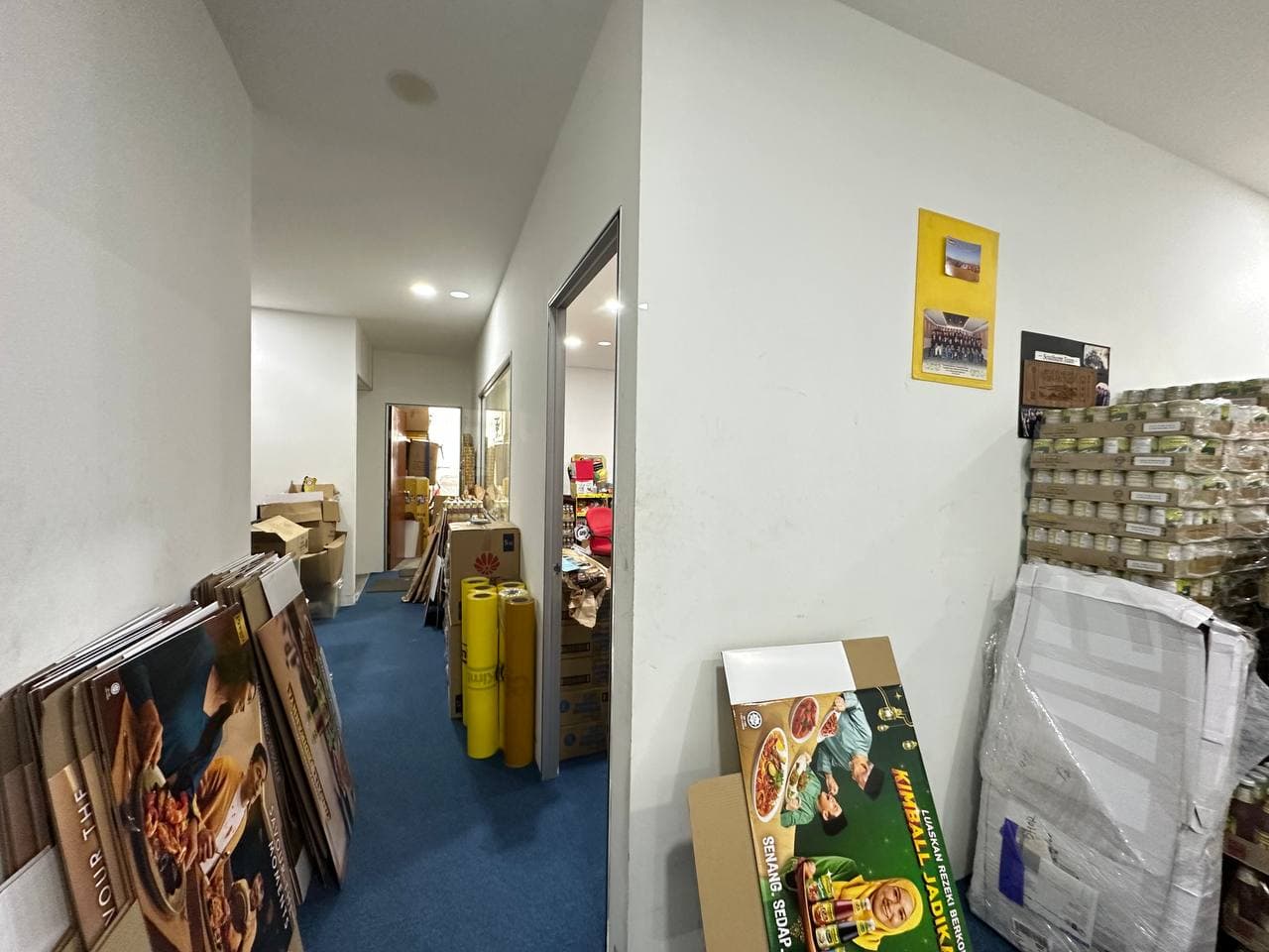 Shop Office Austin V Square 5