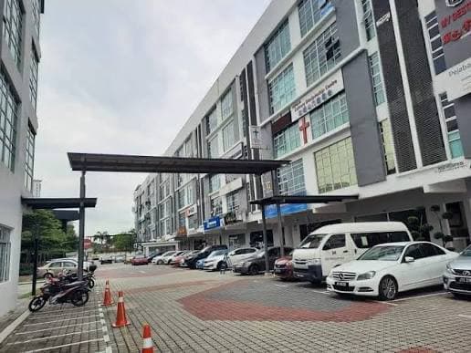 Shop Office Austin V Square 11