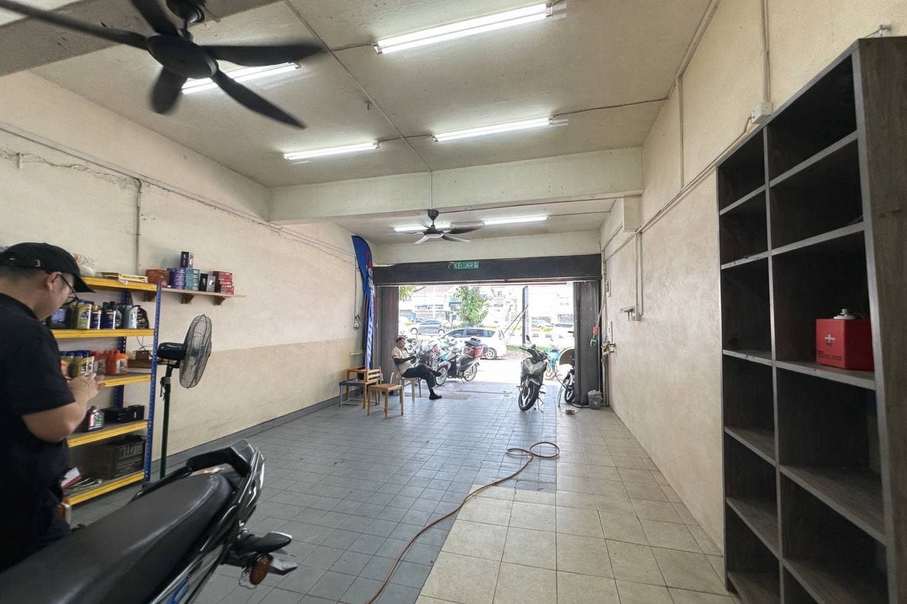 Double storey shop lot Taman Sri Tebrau 5
