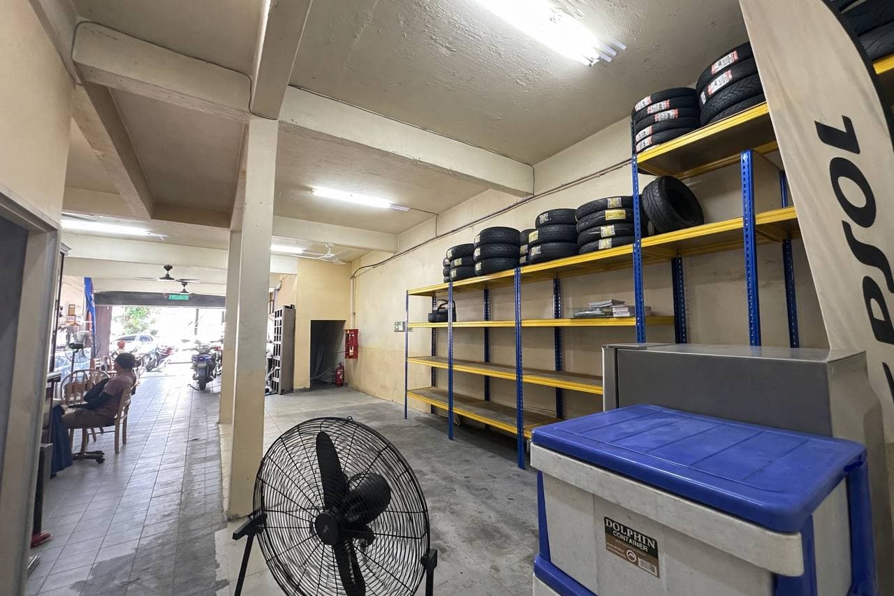 Double storey shop lot Taman Sri Tebrau 6