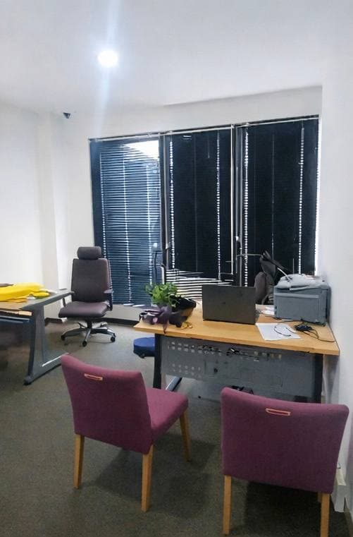 3 sty Shop lot Endlot Mount Austin 4