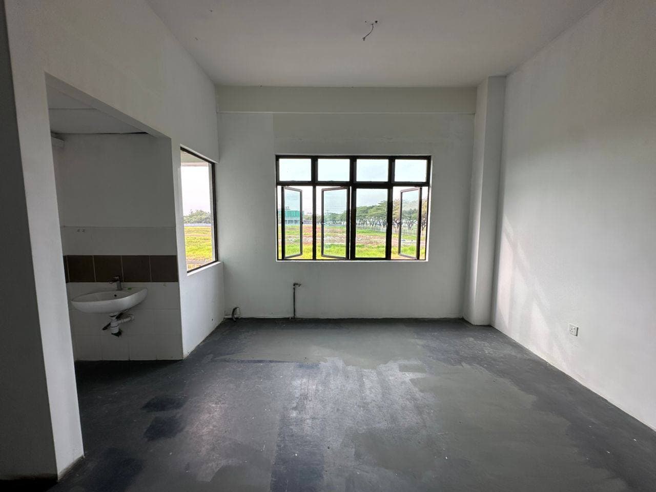 1st Floor Intermediate Shoplot Bandar Dato Onn – photo 1