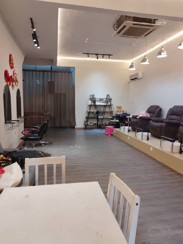 3 Storey Shop lot Taman Mutiara Mas 2