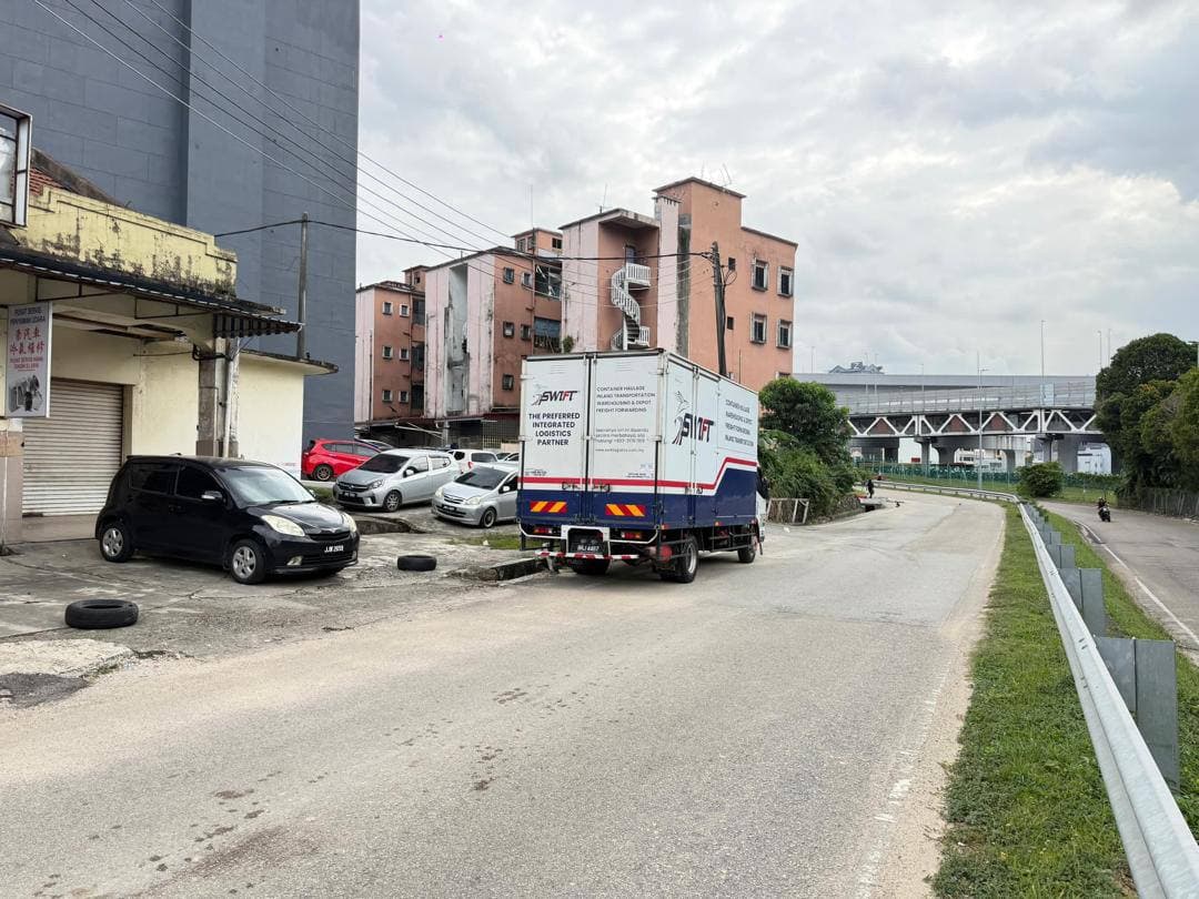 Single Storey Shop Corner & Intermediate Adjoining Jalan Lumba Kuda 9