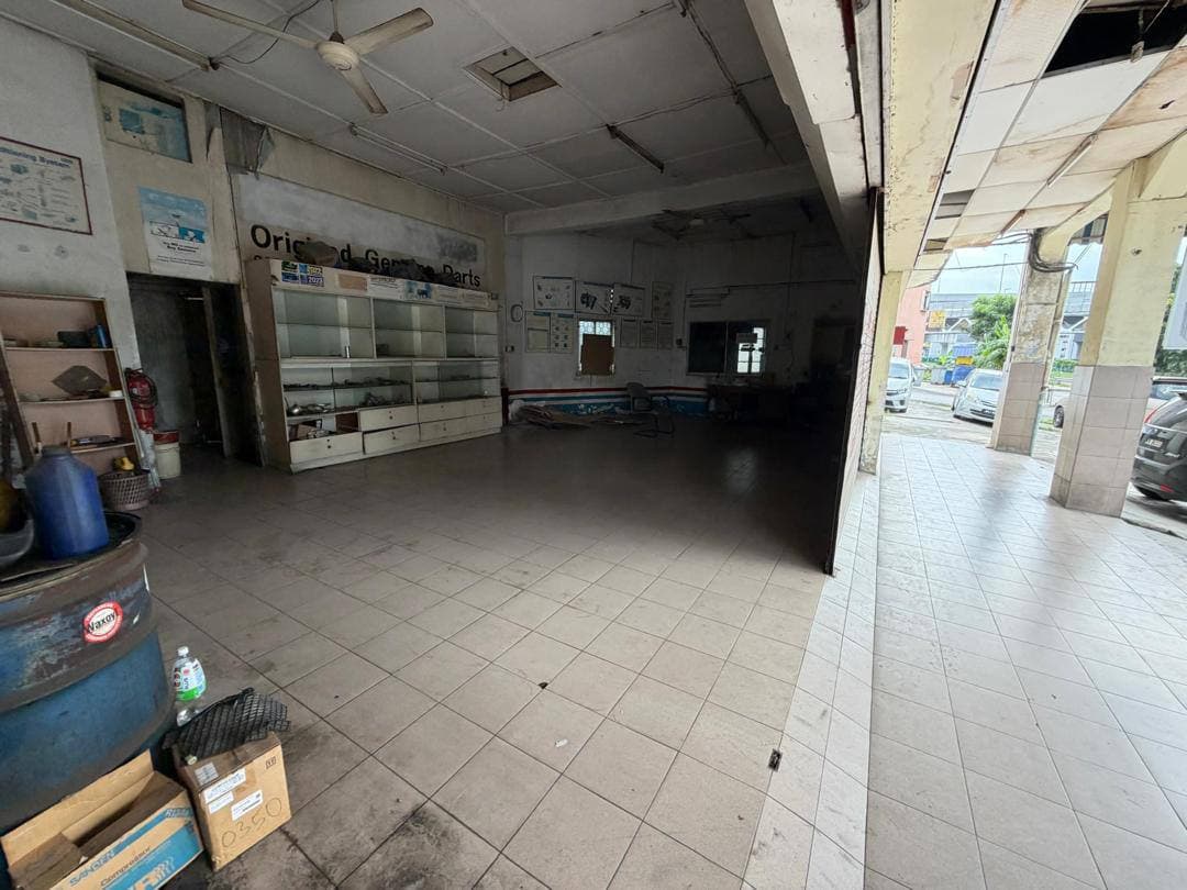 Single Storey Shop Corner & Intermediate Adjoining Jalan Lumba Kuda 5