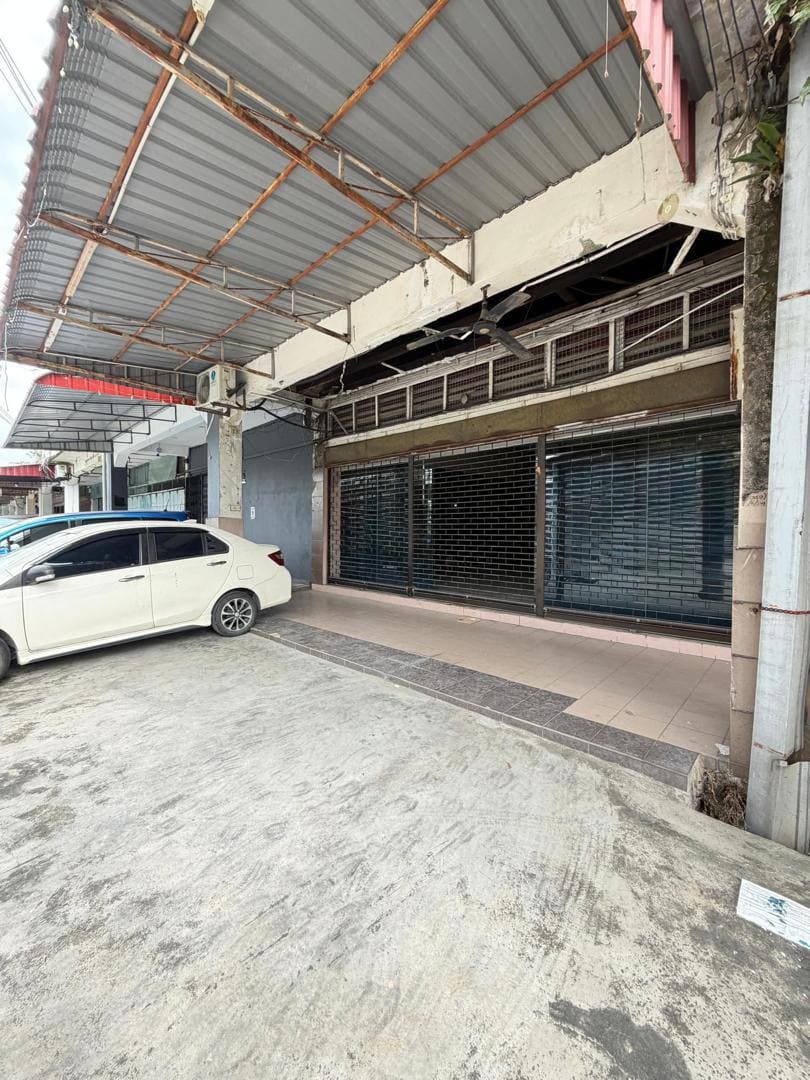 Single Storey Shop Corner & Intermediate Adjoining Jalan Lumba Kuda 3