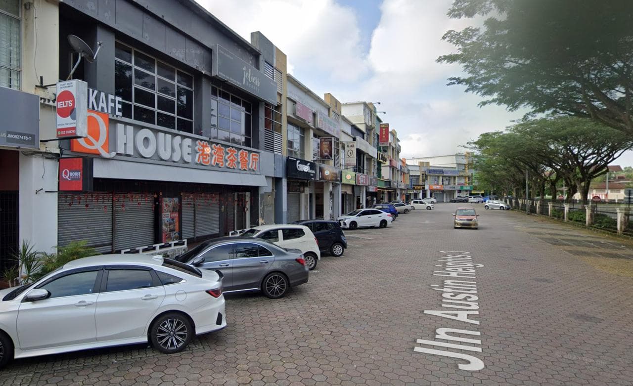 Double Storey Shoplot Taman Mount Austin 3