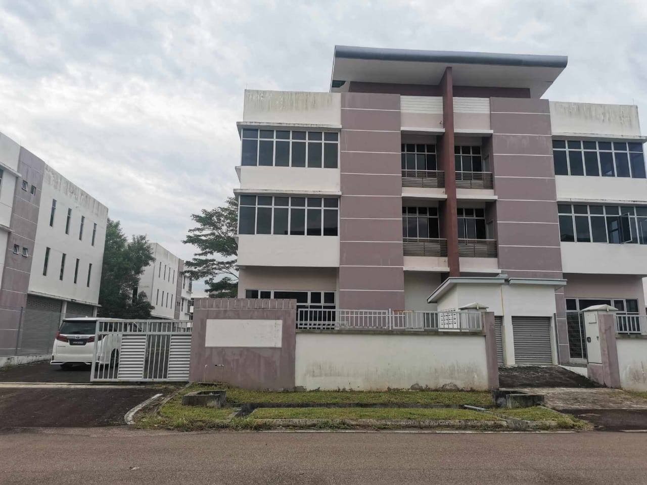 3-Storey Semi-Detached Factory Gelang Patah 3