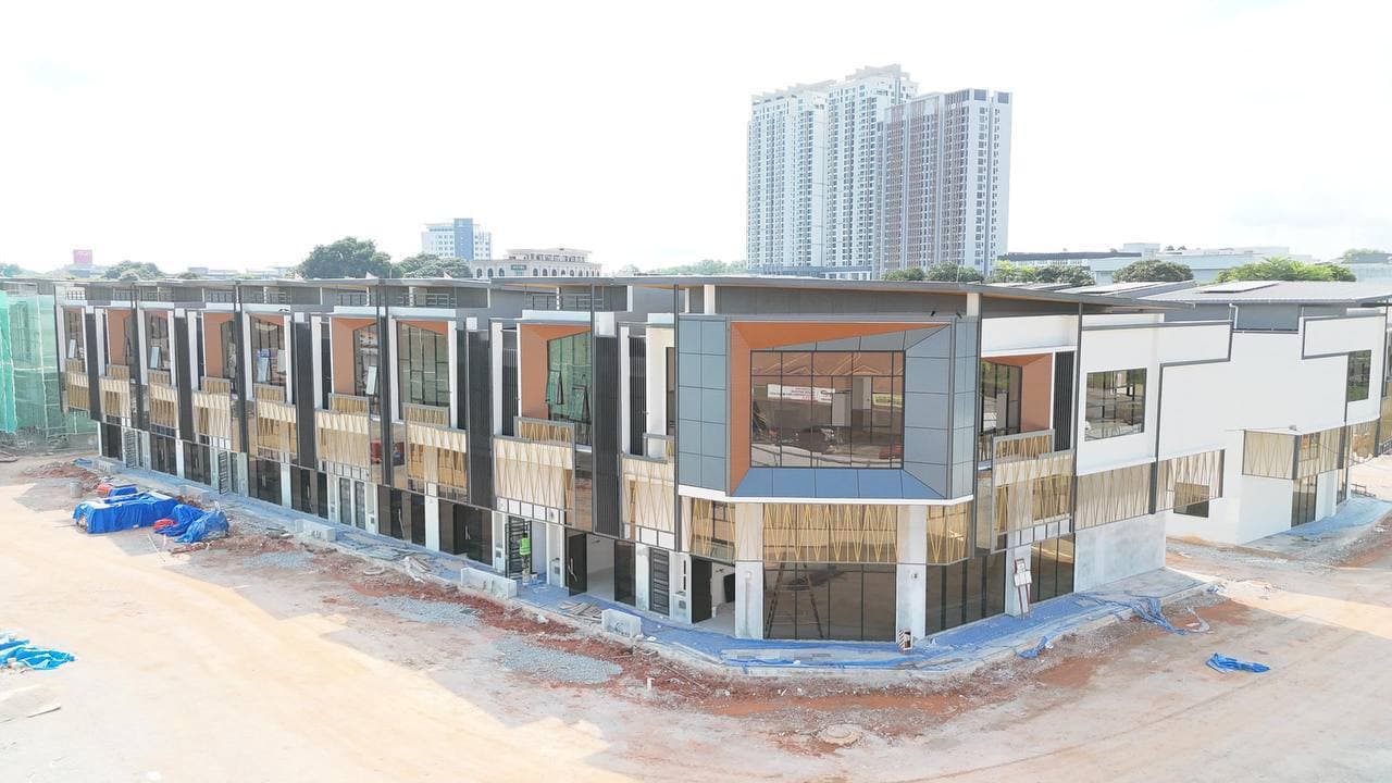 2-Storey Shop Office Bukit Indah – photo 1