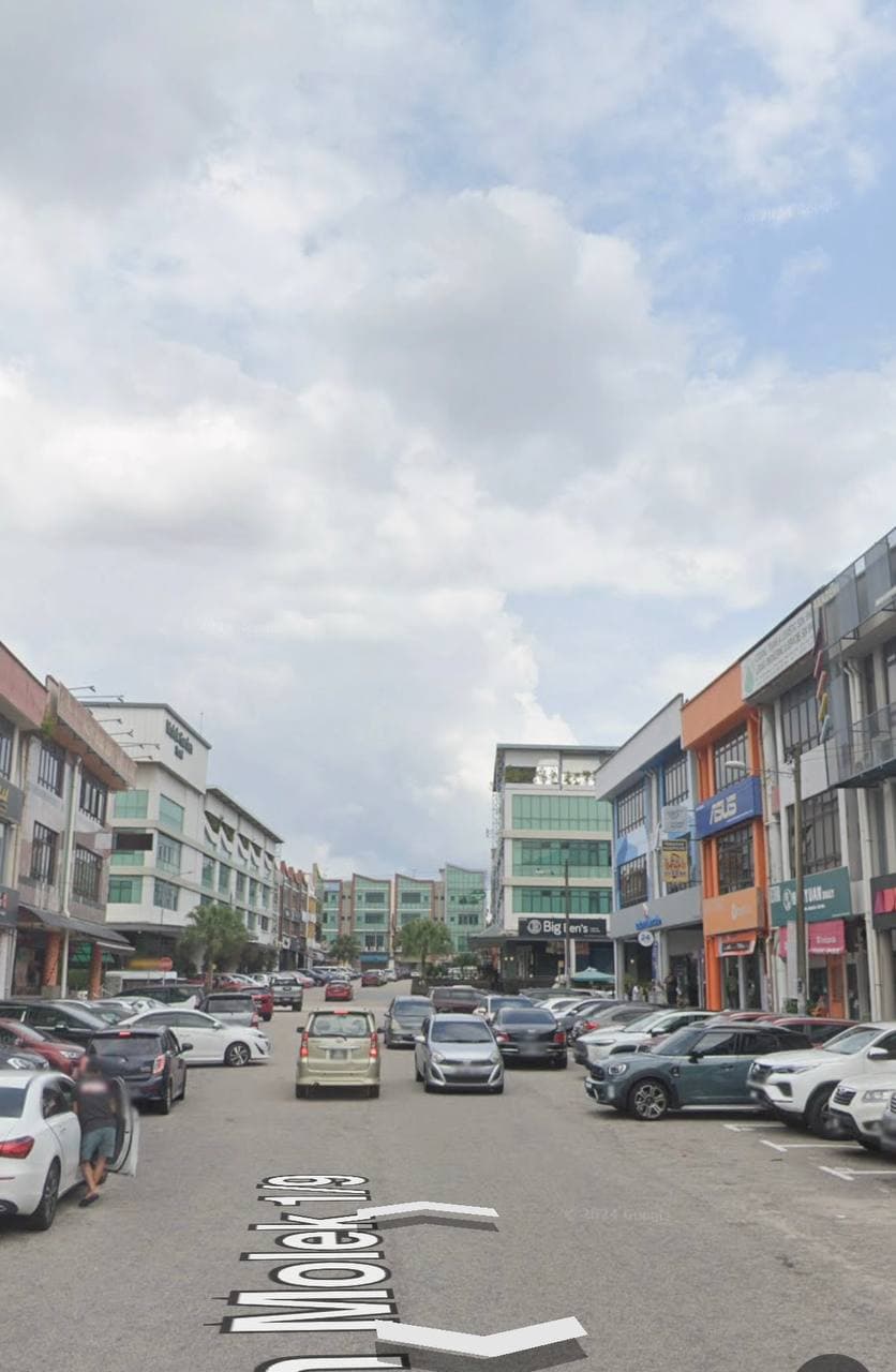 Shoplot ground floor Taman Molek – photo 1