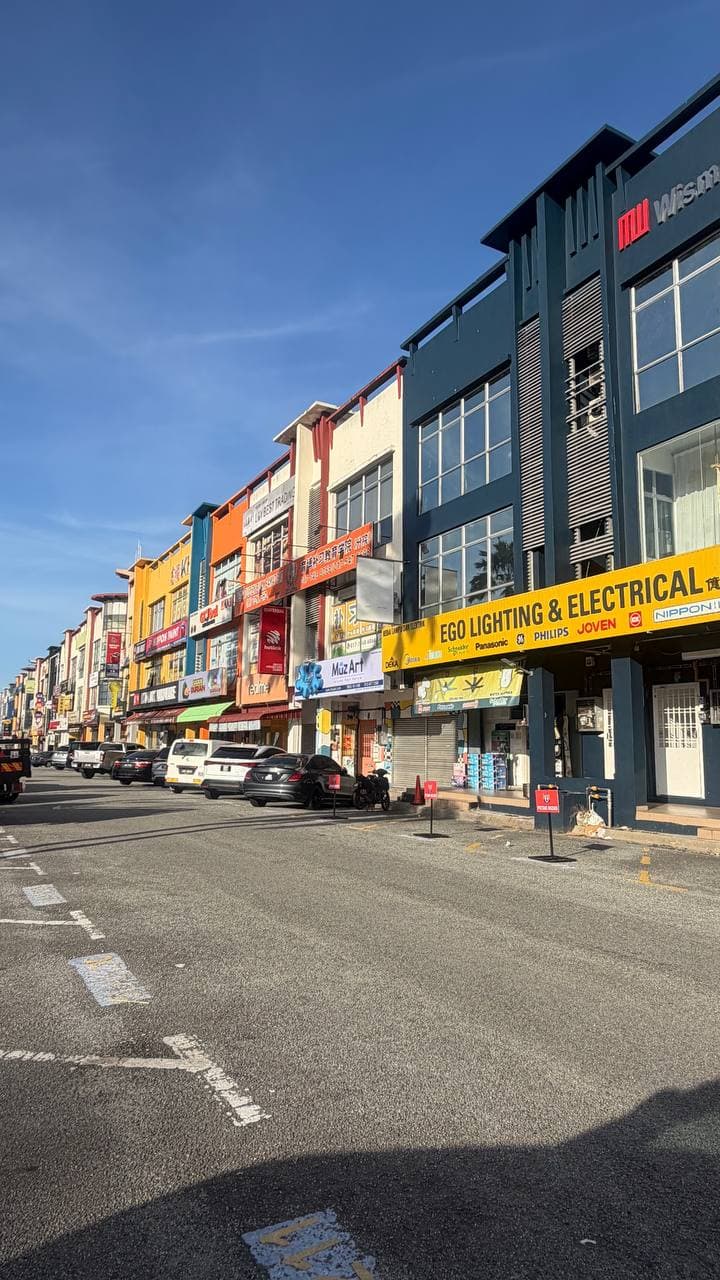 3-Storey Shop Lot Mutiara Mas – photo 1