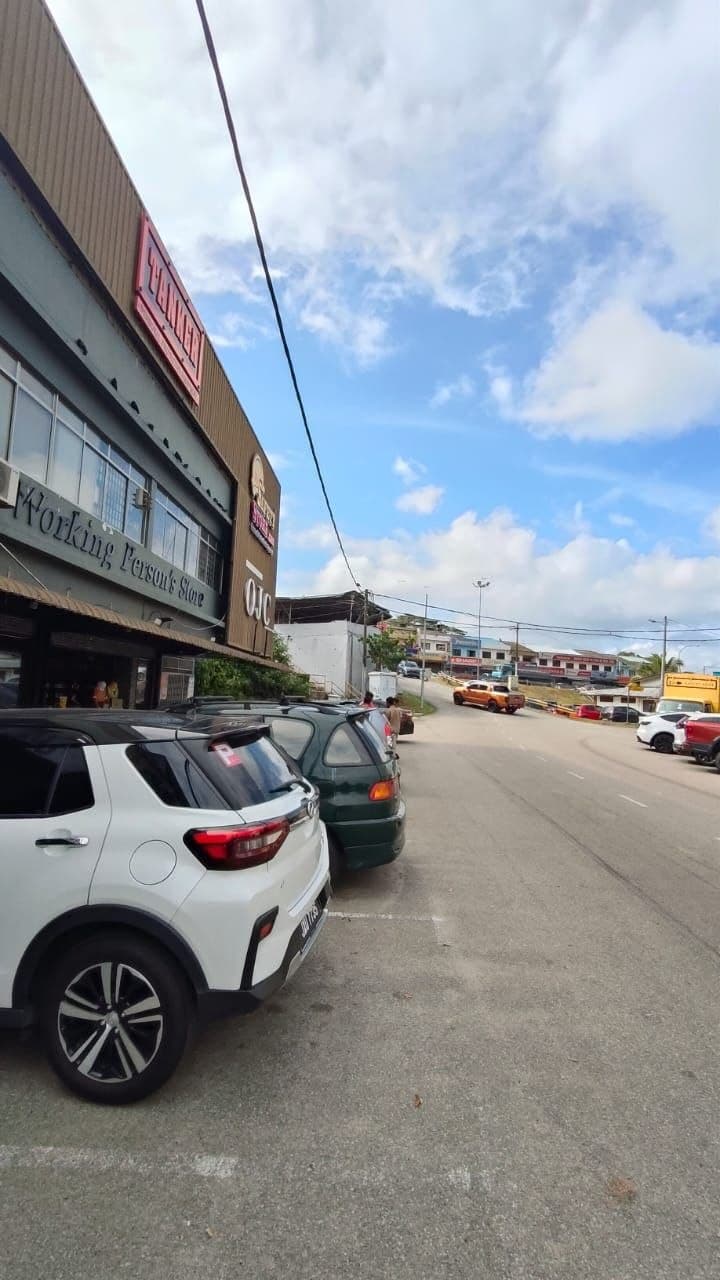 3 Storey Corner Adjoining Commercial Shoplot Taman Bunga Raya Masai