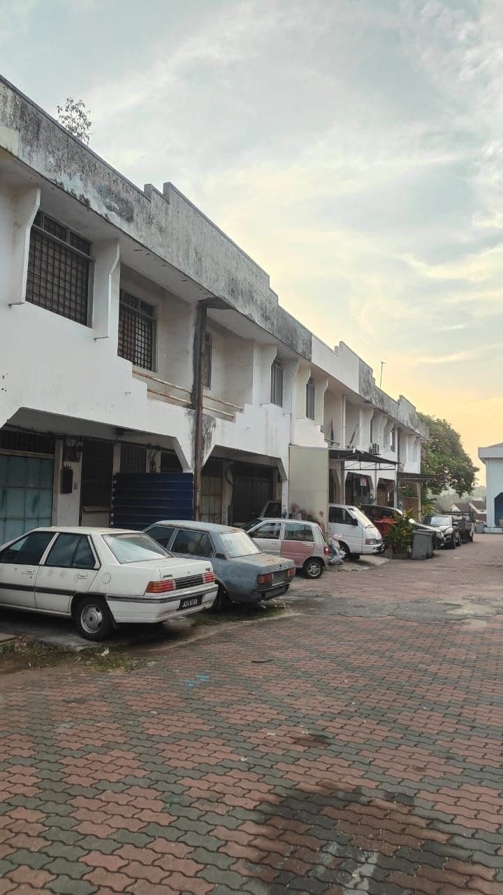 2 Storey Shoplot Megariah – photo 1