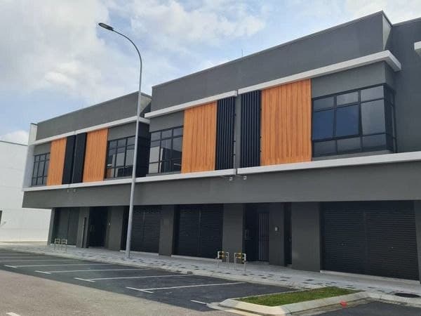 3 Sty Shoplot Jalan Niaga Aspira 1/1 – photo 1