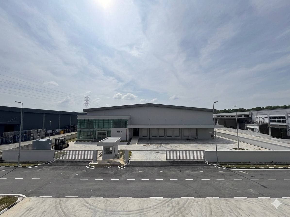 Single storey Detached Warehouse with Mezzanine Floor Gelang Patah