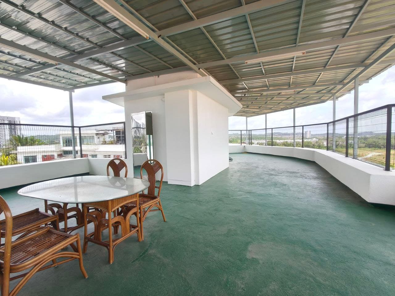 Duplex Townhouse Persiaran Seri Alam 11