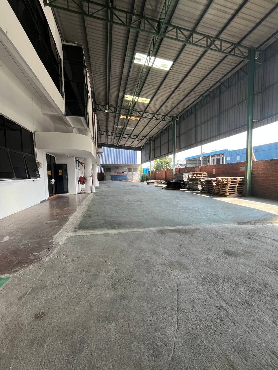 2 unit adjoining Semi D Factory Desa Cemerlang 2