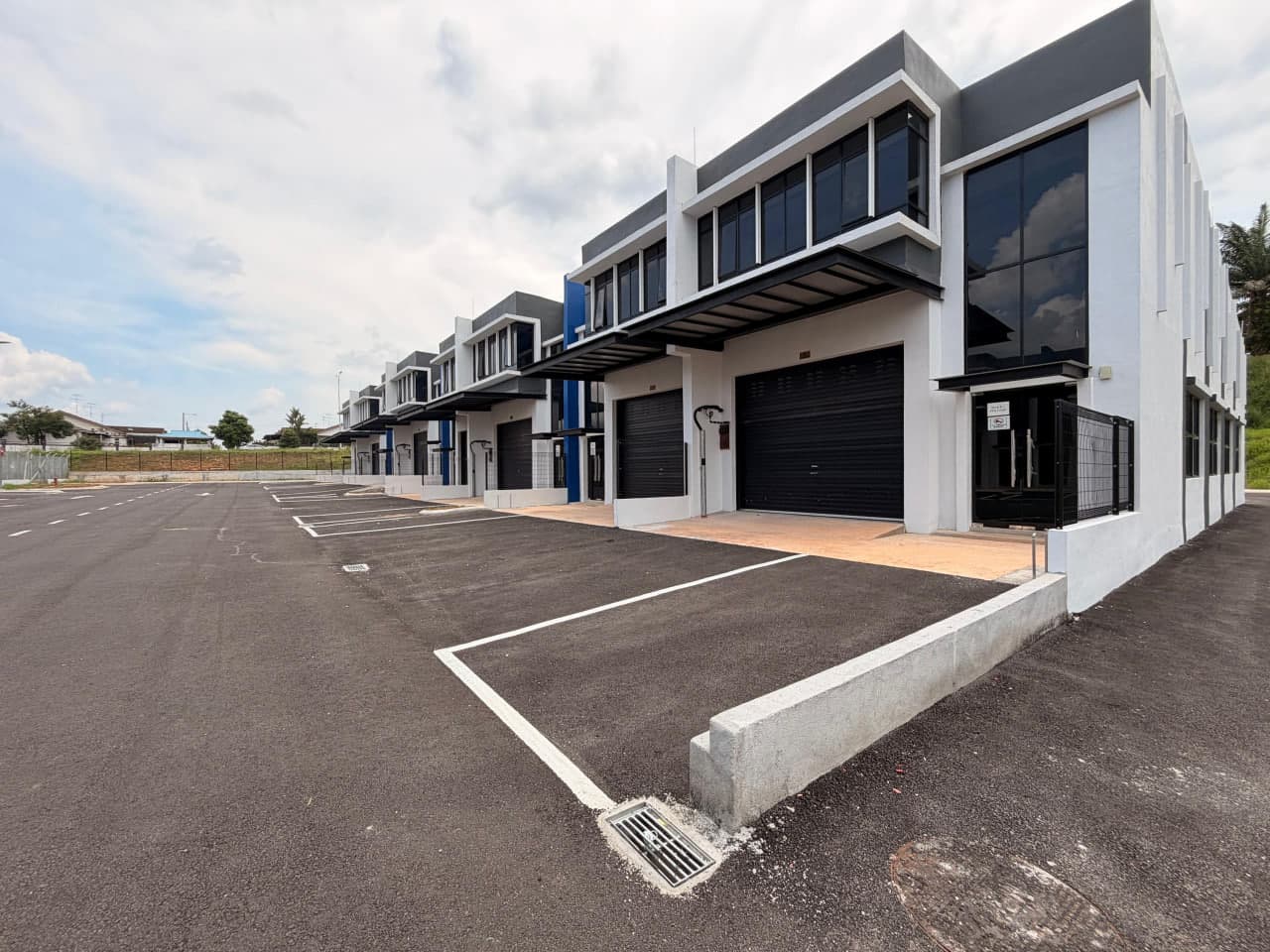 Single Storey Terrace Factory Empire Park 3