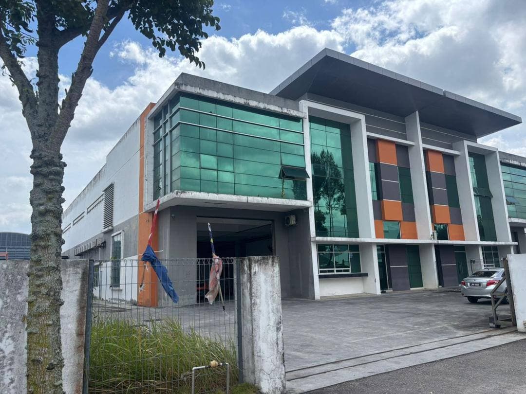 Semi-Detached Desa Cemerlang – photo 1