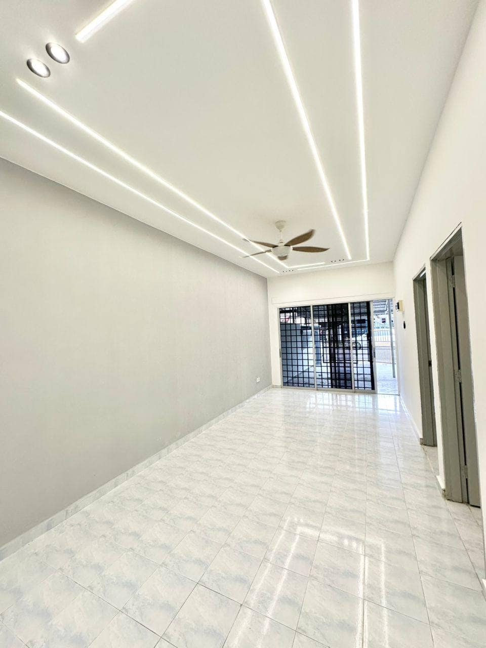 Low Cost Flat Taman Ungku Tun Aminah – photo 1