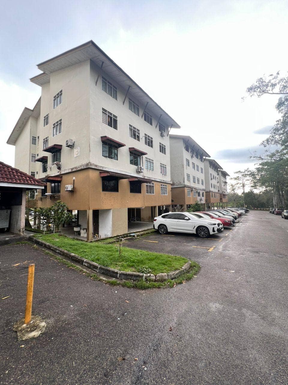 Medium Cost Flat Ehsan Jaya – photo 1