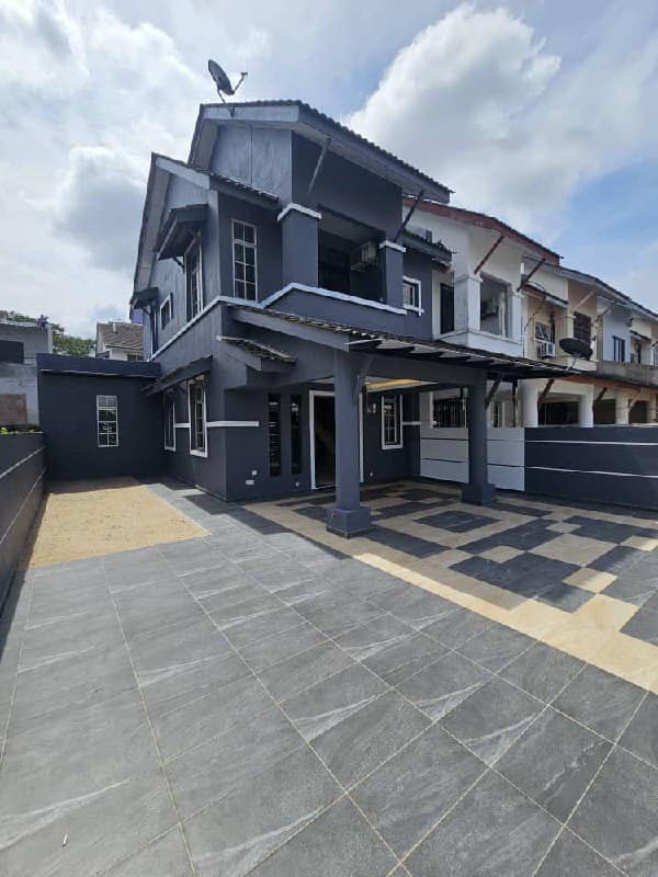End Lot Bukit Indah – photo 1