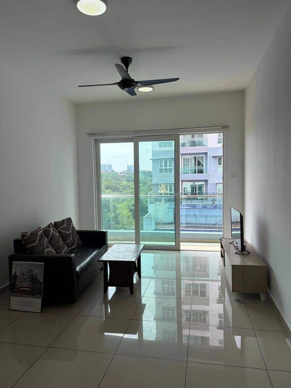 Season Luxury Apartment Larkin