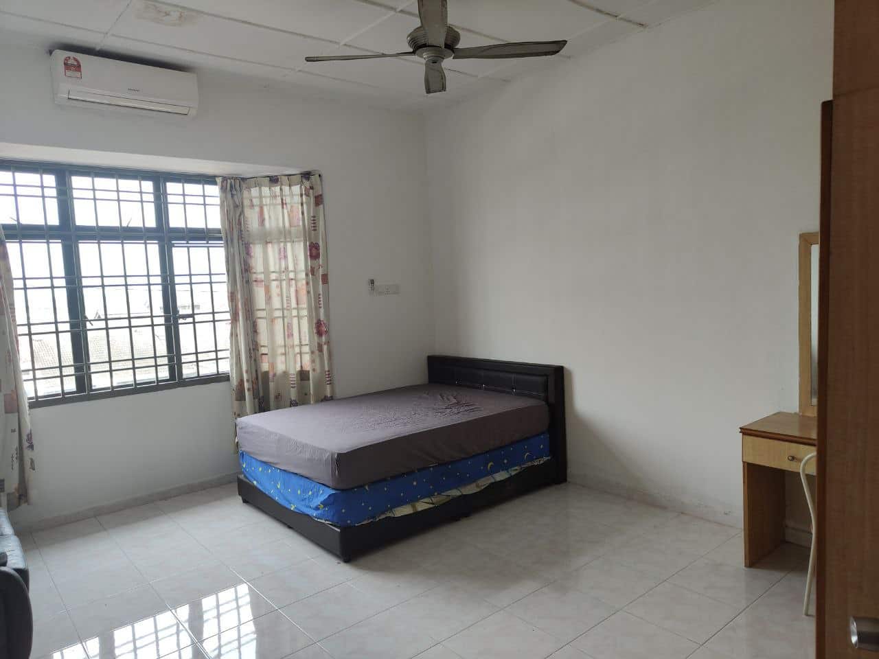 Double Storey Terrace Jalan Bunga Ros 3, Taman Kulai Utama