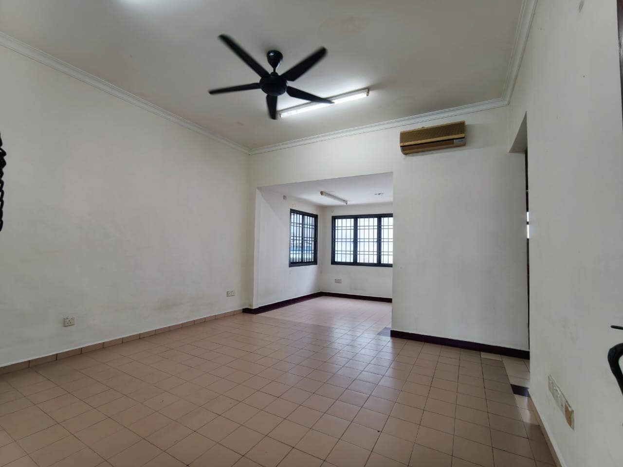 2-Storey Terrace Taman Pelangi – photo 1