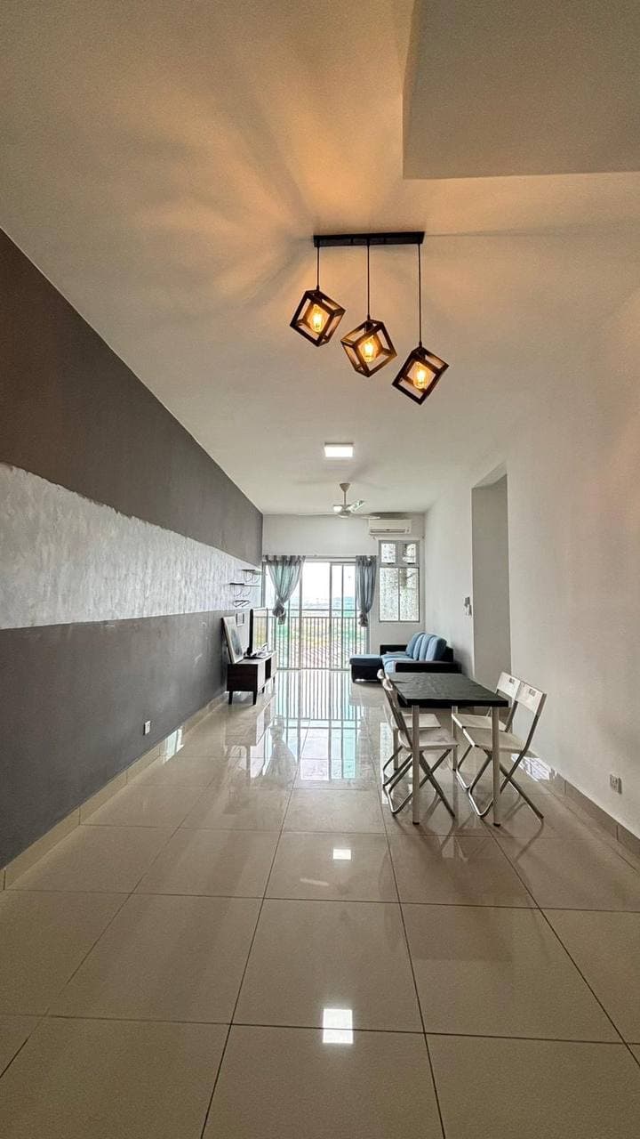 Service Apartment (Intermediate) Meridin Bayvue Apartment