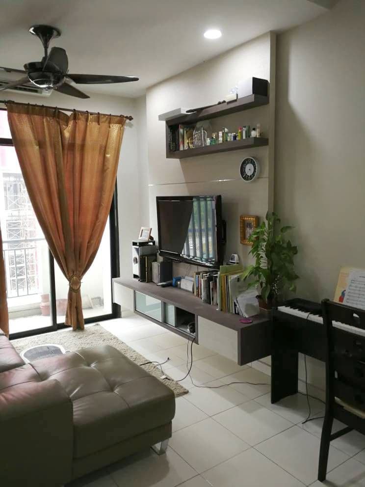 Condo Tampoi – photo 1