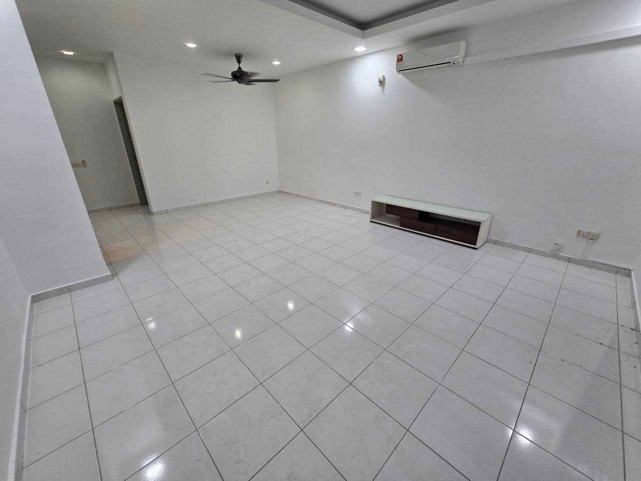House Setia Tropika – photo 1