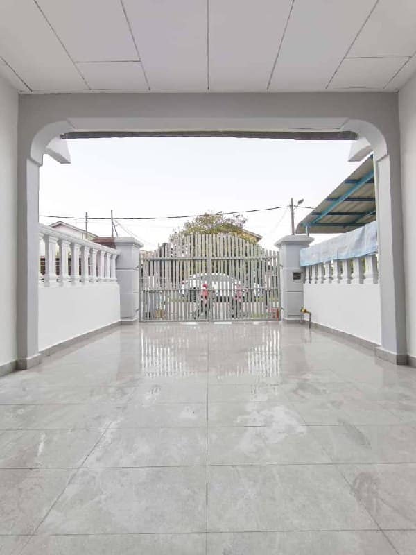 Double Storey Low Cost Corner Kota Masai – photo 1
