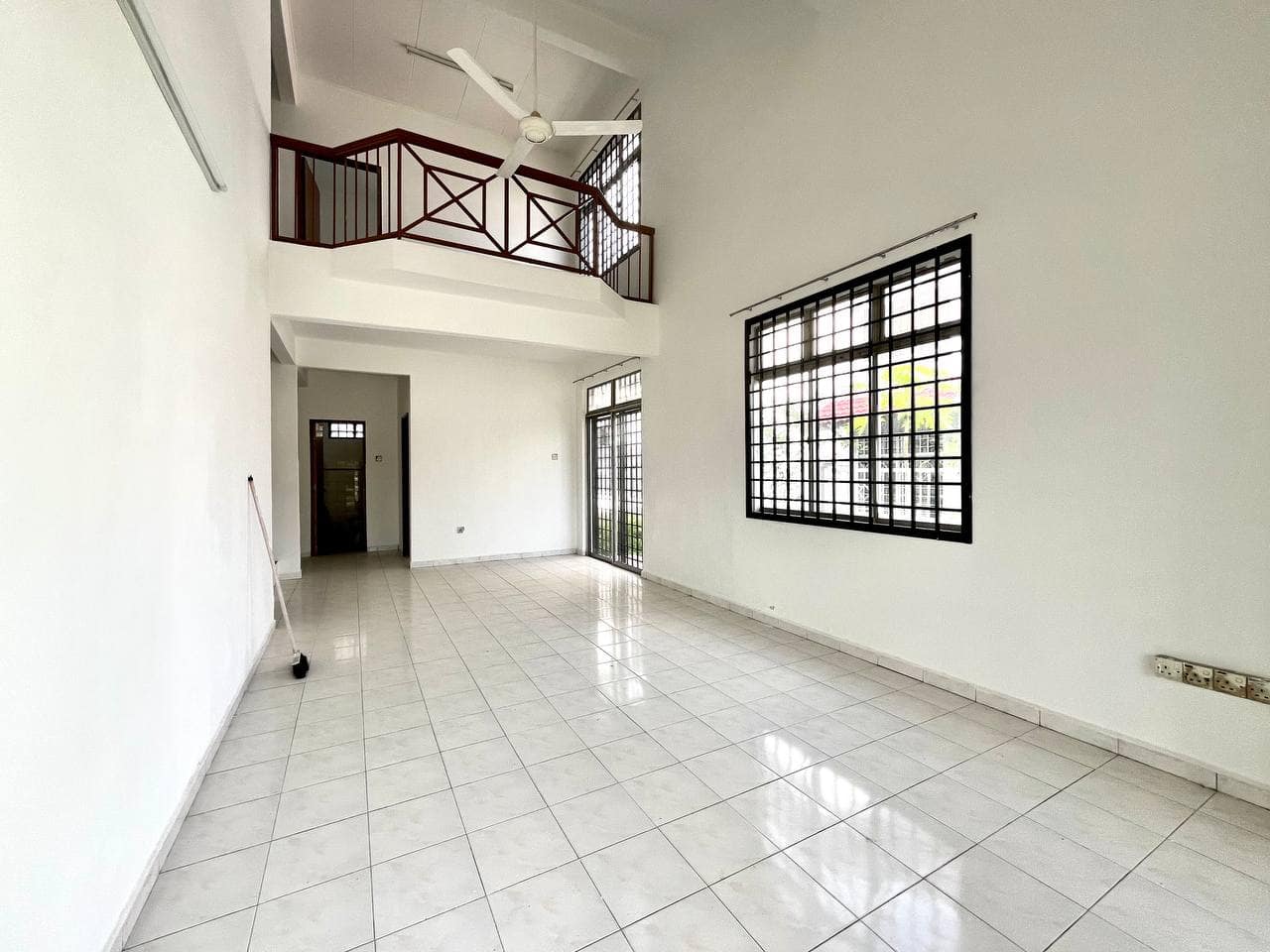 1.5 Storey Semi D Jalan api api – photo 1